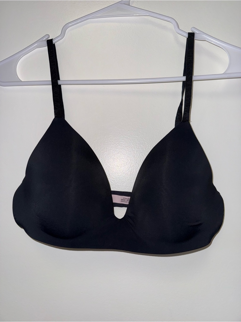 Victoria's Secret (32D) Black T-Shirt Lightly Lined Wireless Bra